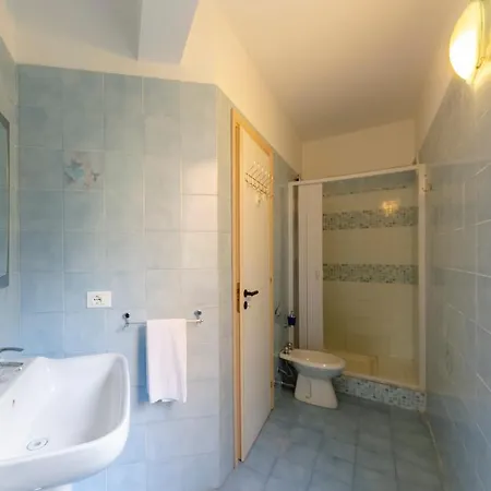 Altido Great Flat Near Sea, Centre *